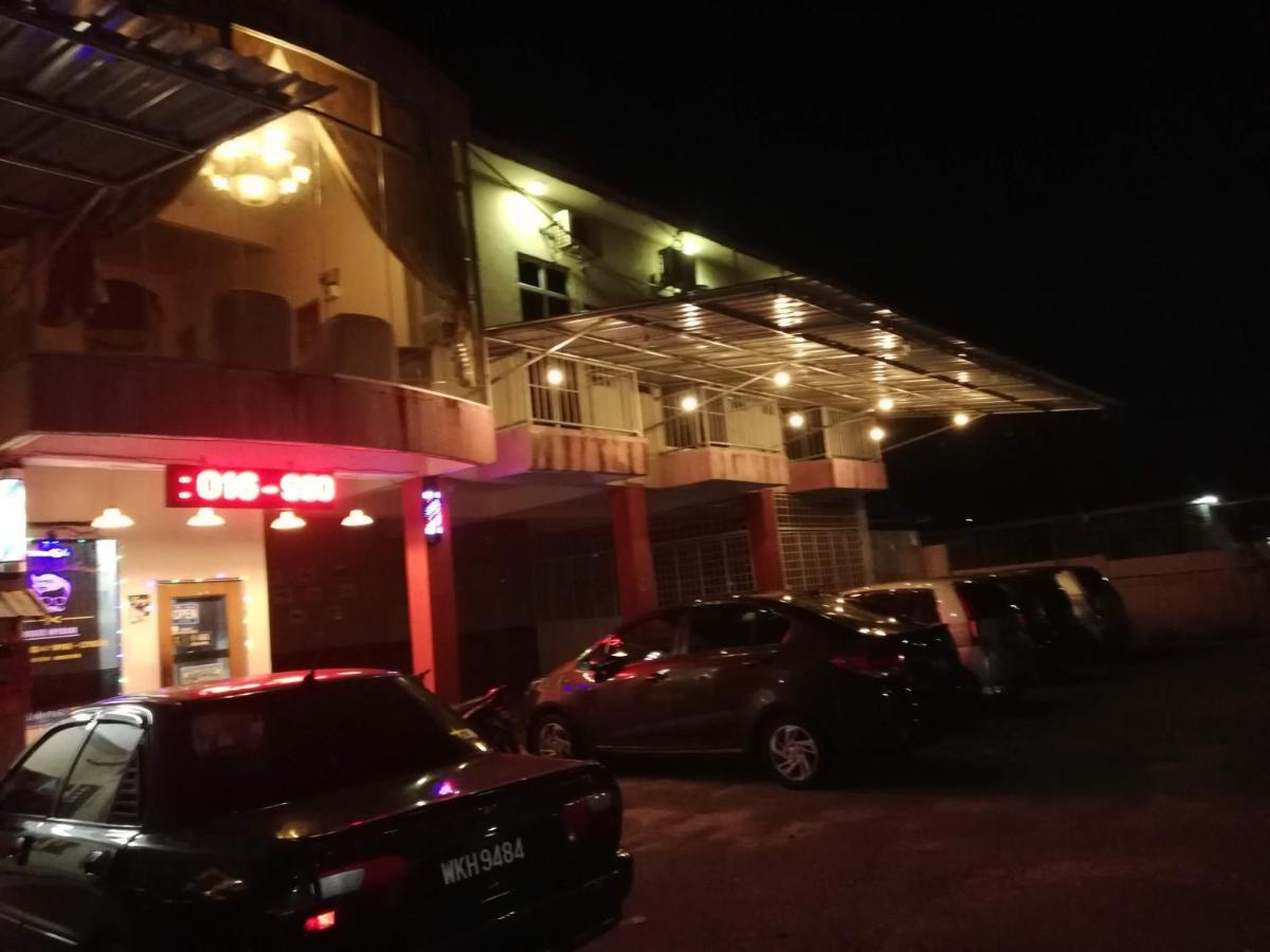 Daisyinn Budget Hotel Kuala Terengganu Kampong Gong Badak Exterior foto