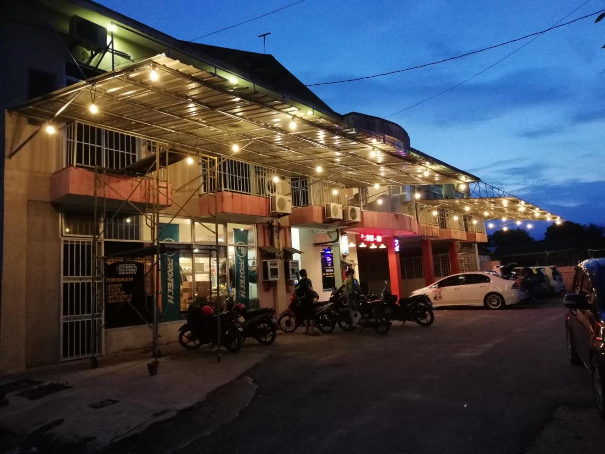 Daisyinn Budget Hotel Kuala Terengganu Kampong Gong Badak Exterior foto